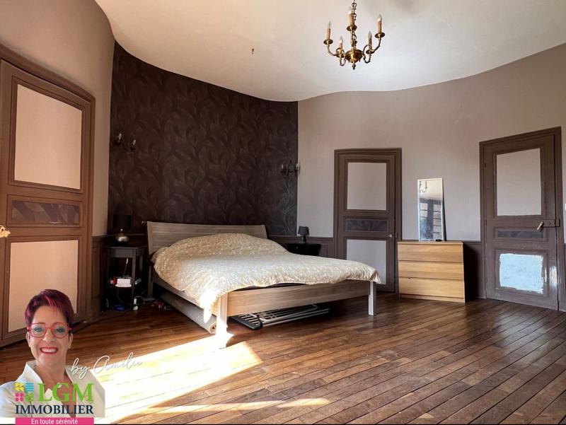 Maison - 230 m² - 6 pièces