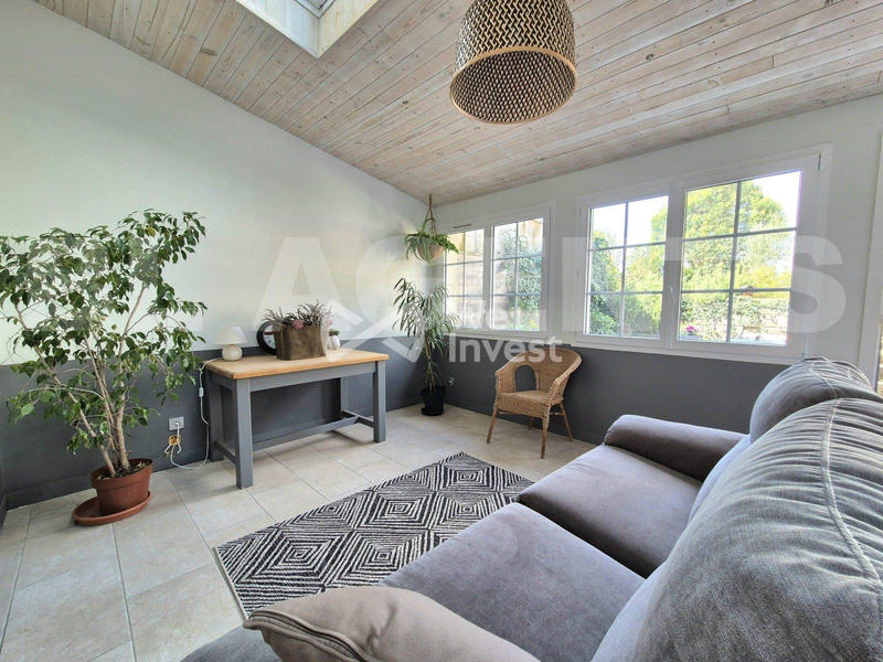 Maison - 234 m² - 8 pièces