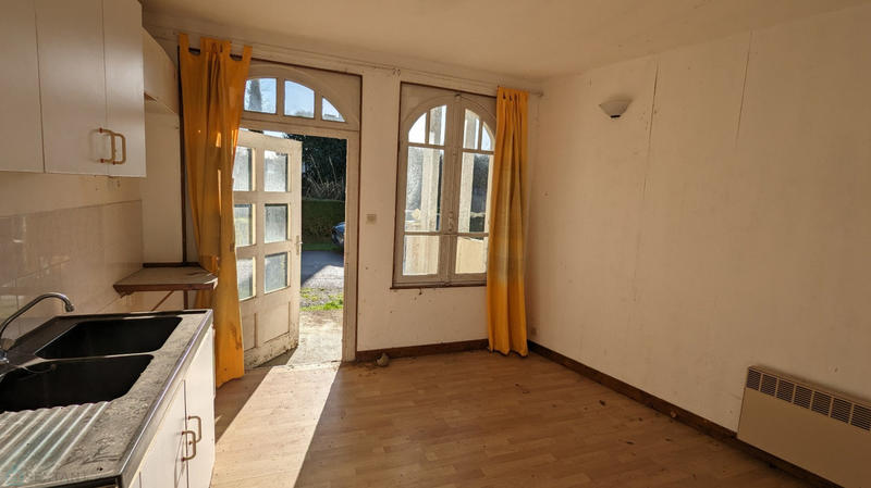 Maison - 335 m² - 15 pièces