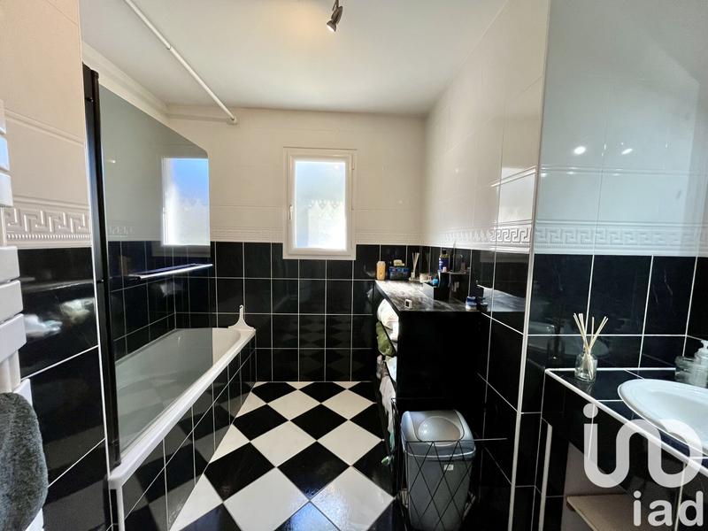 Maison - 111 m² - 4 pièces