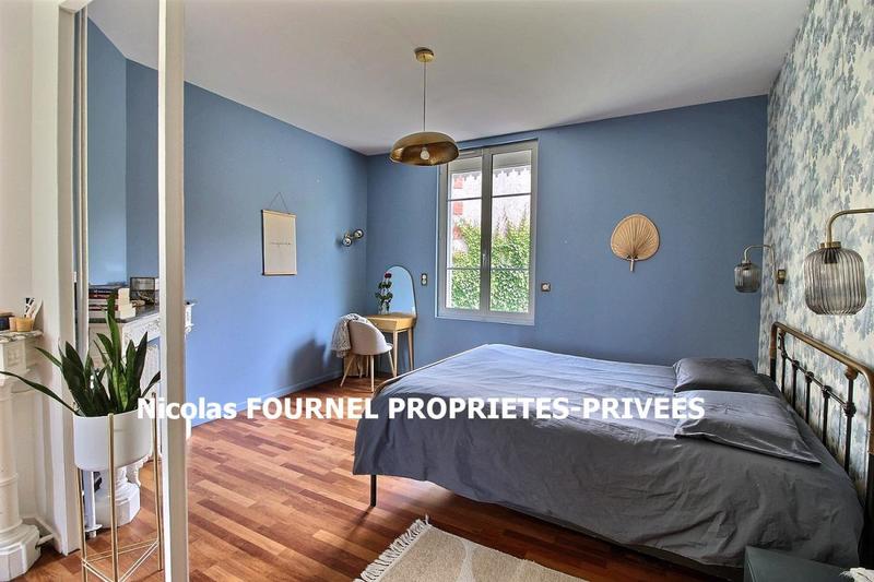 Propriété - 275 m² - 8 pièces
