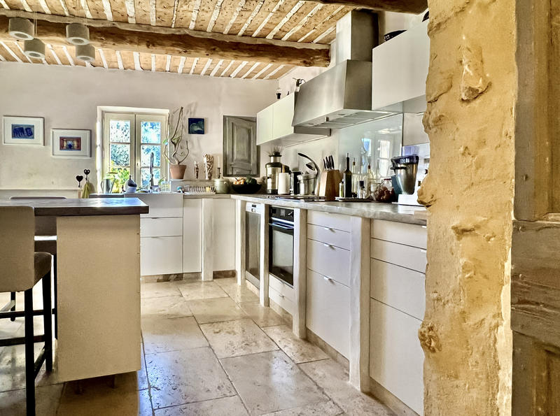 Mas - 362 m² - 8 pièces