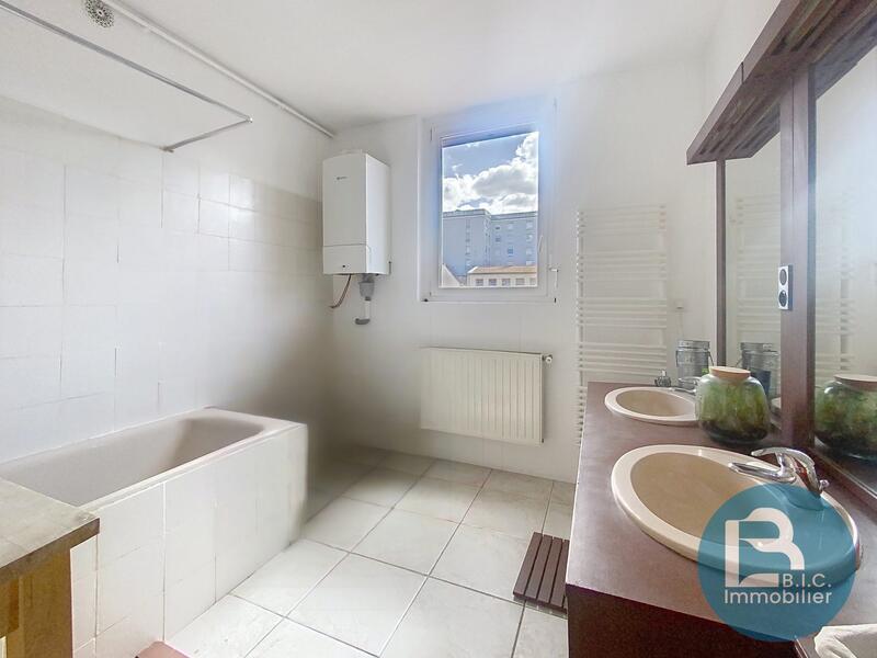 Appartement - 149 m² - 5 pièces