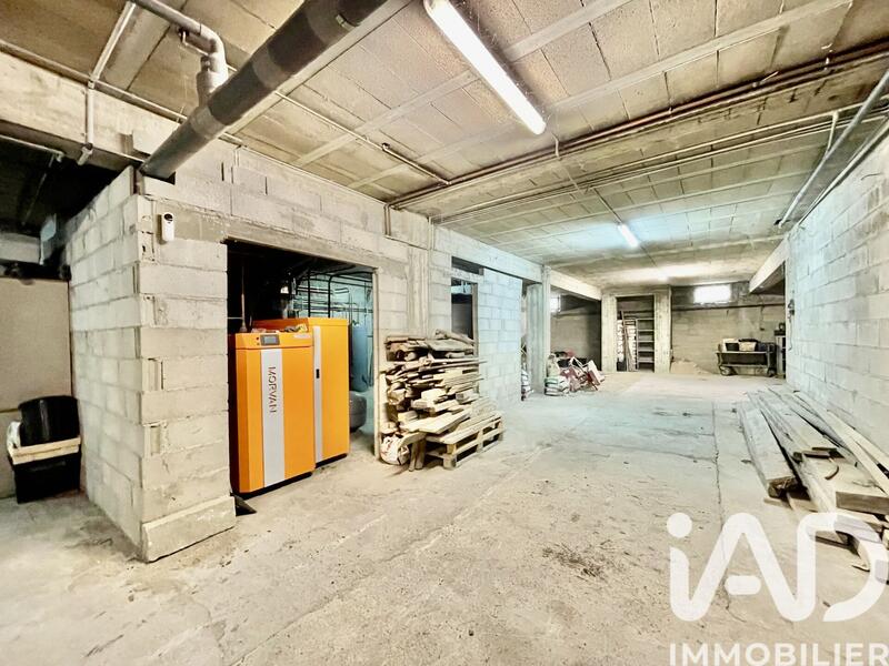 Maison - 221 m² - 11 pièces