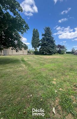 Terrain constructible - 1 350 m²