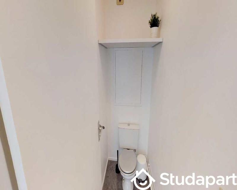 Chambre - 70 m² - 1 pièce