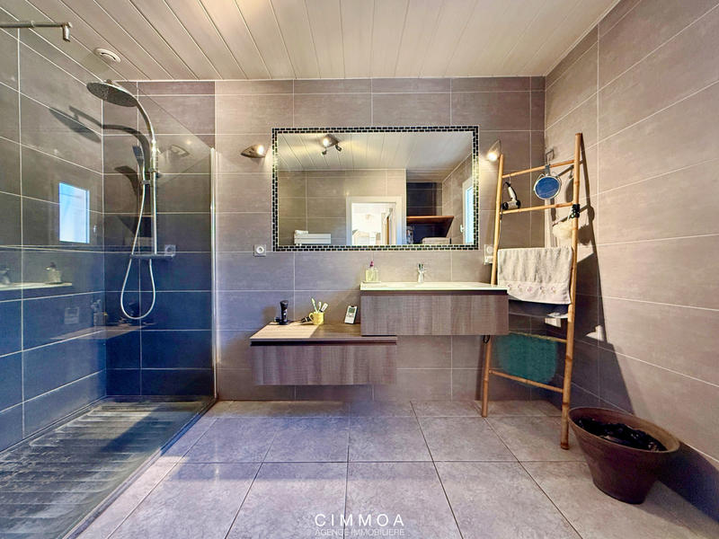 Maison - 160 m² - 5 pièces