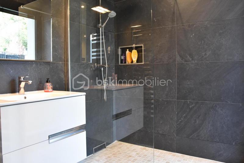 Maison d'architecte - 264 m² - 7 pièces