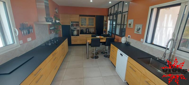 Villa - 176 m² - 6 pièces