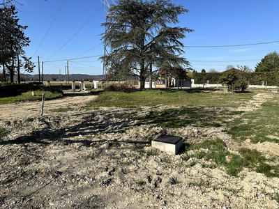 Terrain - 900 m²