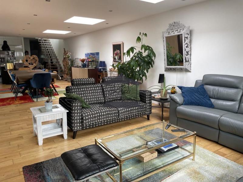 Maison - 203 m² - 3 pièces