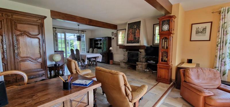 Maison - 167 m² - 7 pièces