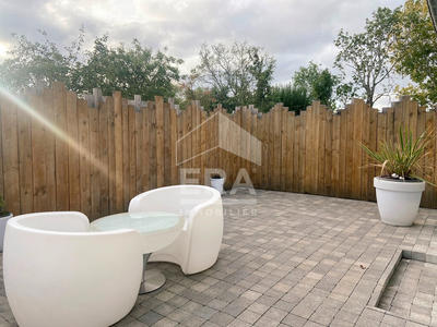 Maison - 245 m² - 6 pièces