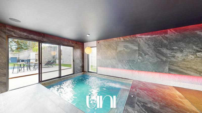 Maison - 300 m² - 6 pièces