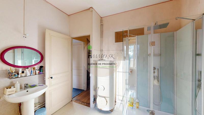 Pavillon - 150 m² - 7 pièces