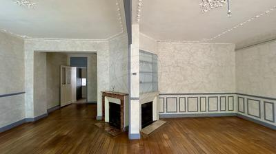 Maison - 210 m² - 7 pièces