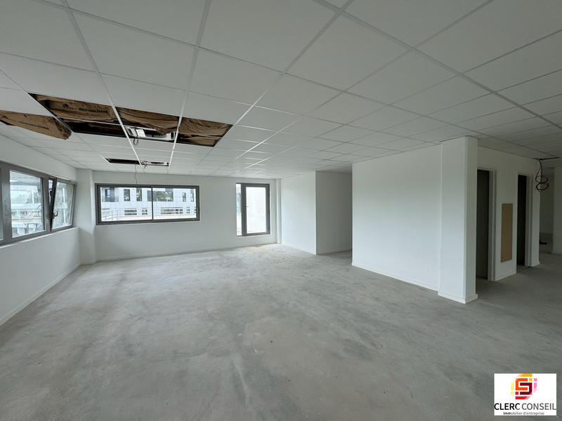 Bureau - 369 m²