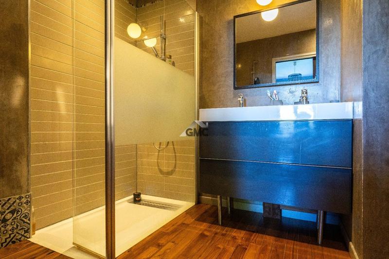 Maison - 219 m² - 9 pièces