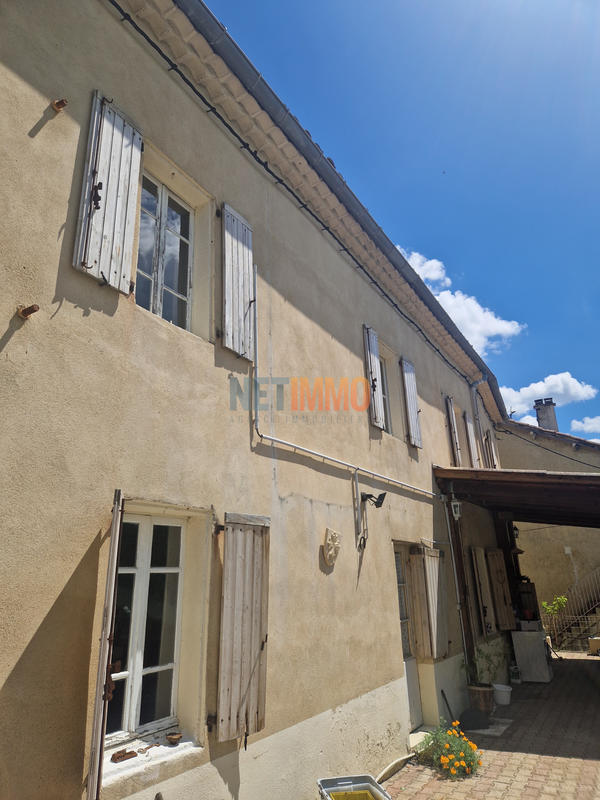 Maison - 180 m² - 10 pièces