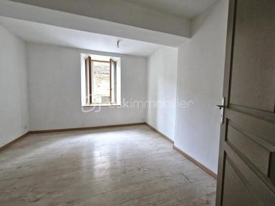 Maison de village - 88 m² - 7 pièces