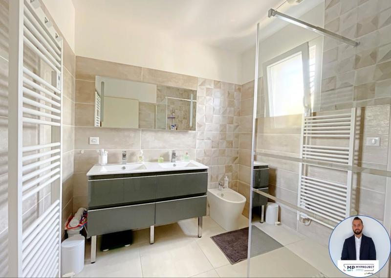 Maison - 93 m² - 5 pièces