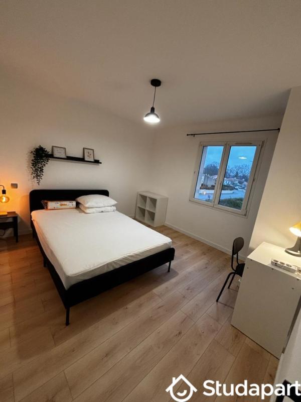 Chambre - 12 m² - 1 pièce