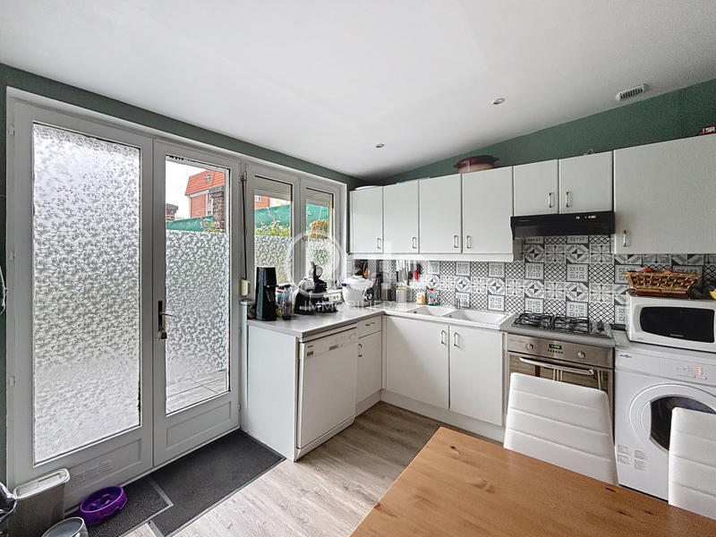 Maison - 90 m² - 5 pièces