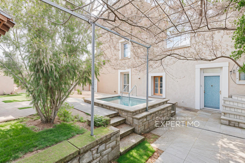 Maison de village - 257 m² - 10 pièces