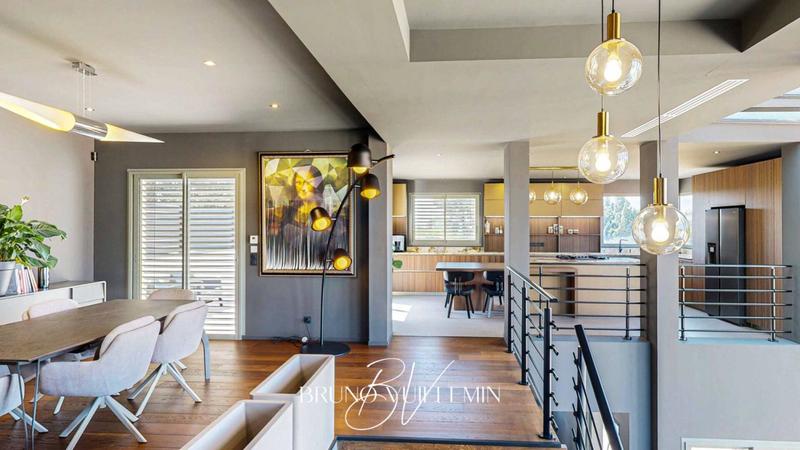 Villa - 389 m² - 11 pièces