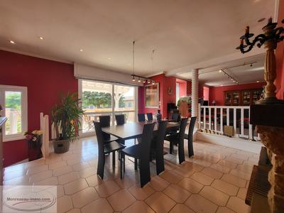 Propriété - 210 m² - 7 pièces