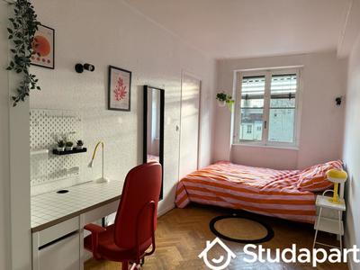 Chambre - 104 m² - 1 pièce