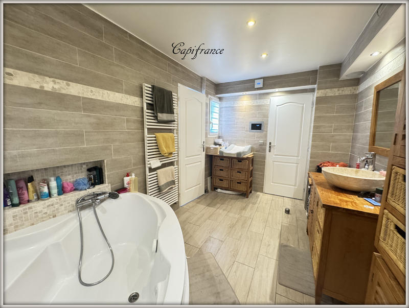 Maison - 133 m² - 6 pièces