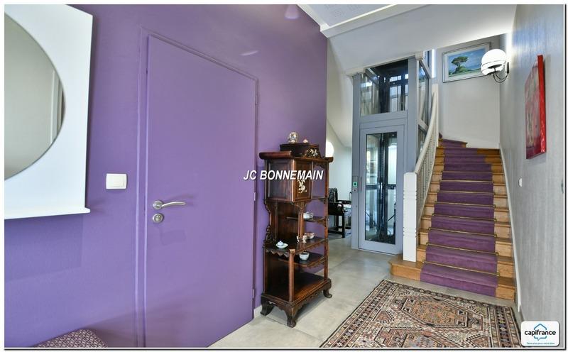 Maison - 210 m² - 7 pièces