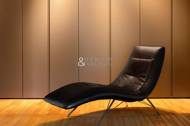 Maison - 302 m² - 10 pièces