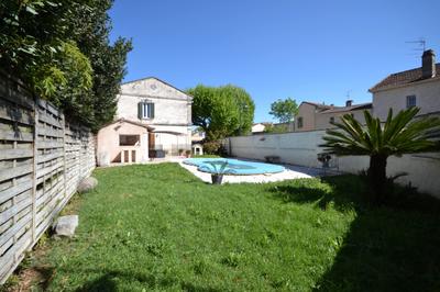 Maison - 258 m² - 6 pièces