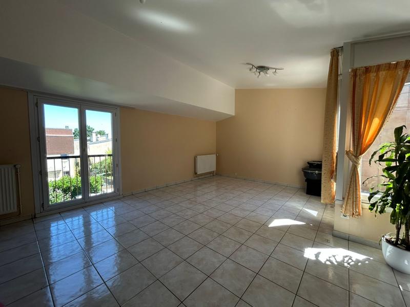 Appartement - 93 m² - 5 pièces