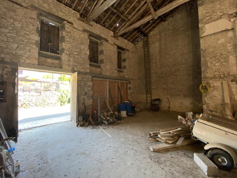 Parking / Garage - 180 m²