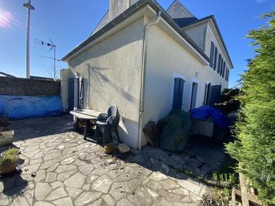 Maison - 223 m² - 8 pièces