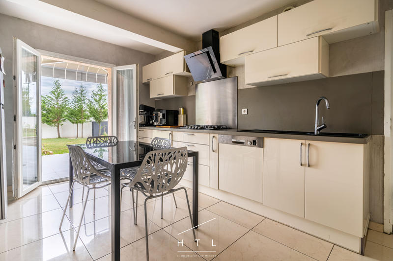 Maison - 215 m² - 7 pièces