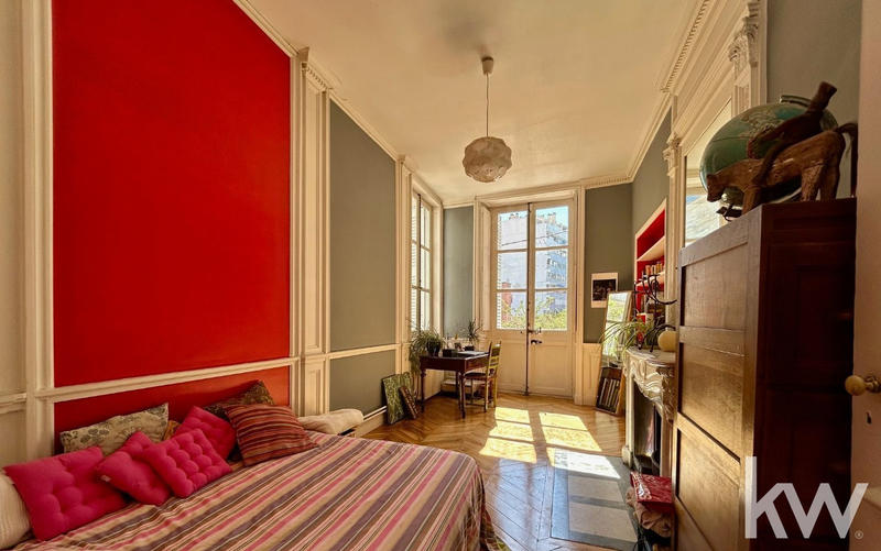 Appartement - 176 m² - 6 pièces