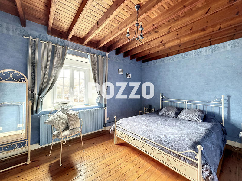 Maison - 248 m² - 9 pièces