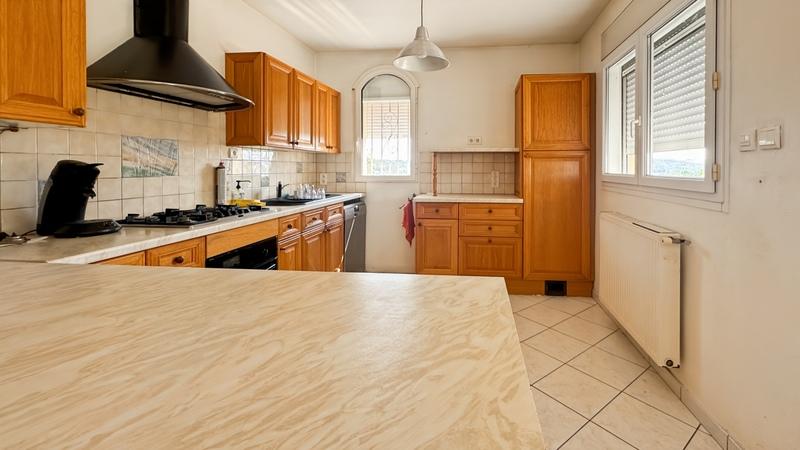 Maison - 184 m² - 6 pièces