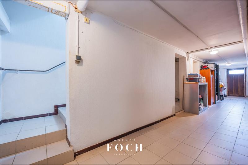 Maison - 290 m² - 8 pièces