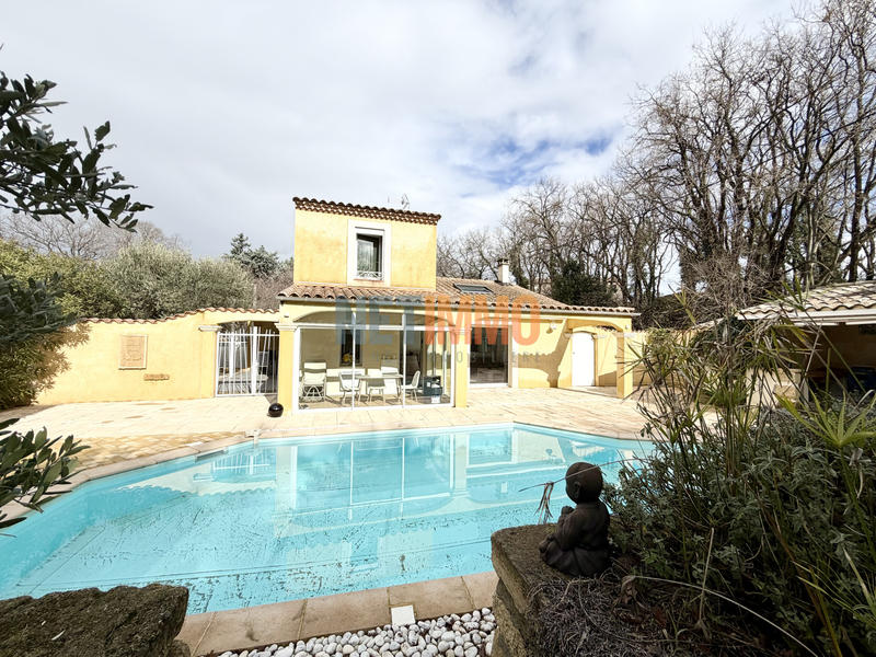 Maison - 140 m² - 5 pièces