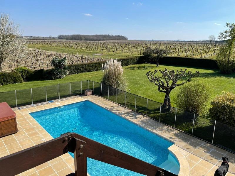 Maison en pierre - 280 m² - 11 pièces