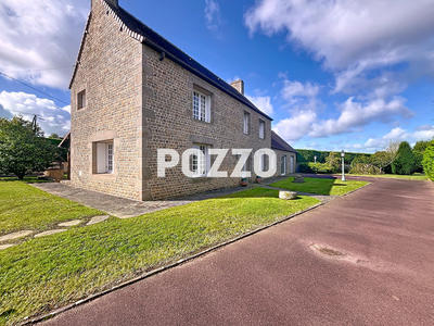 Maison - 218 m² - 8 pièces