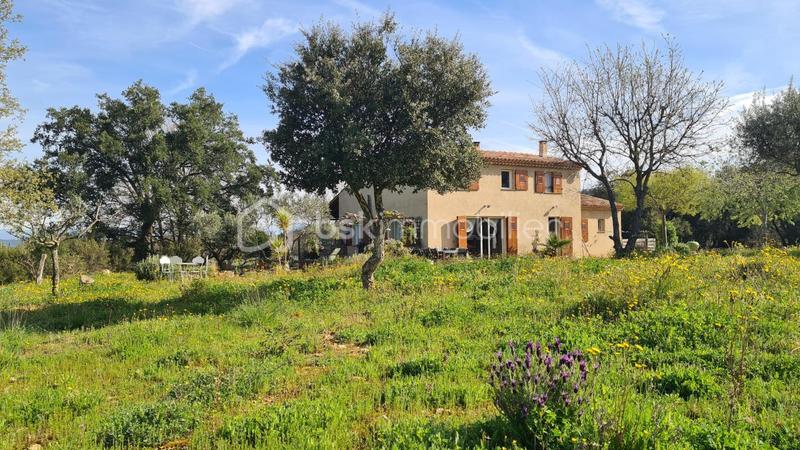 Propriété - 162 m² - 6 pièces