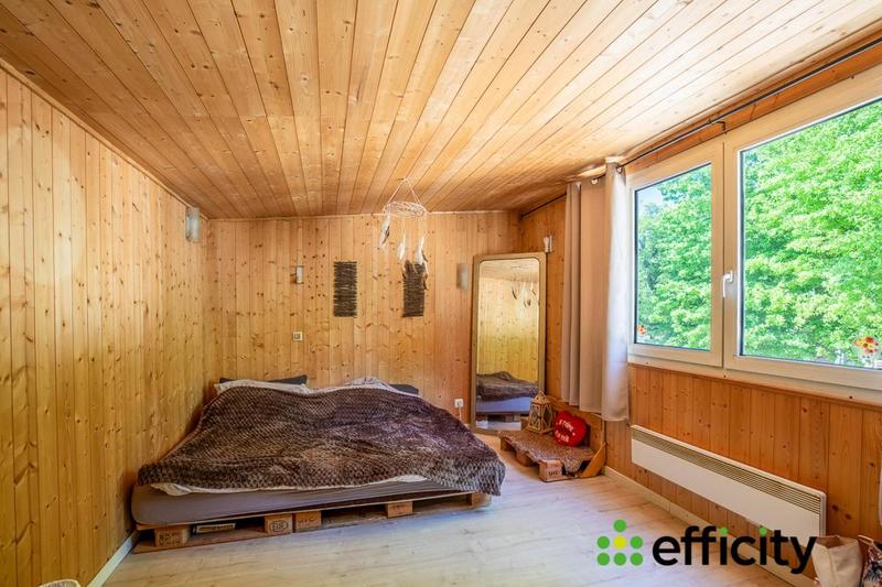 Maison - 246 m² - 11 pièces