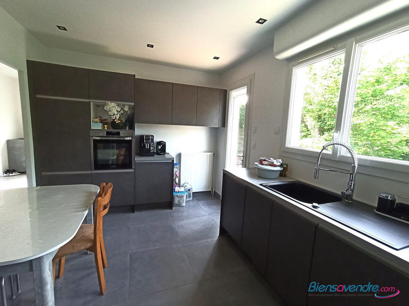 Maison traditionnelle - 100 m² - 5 pièces