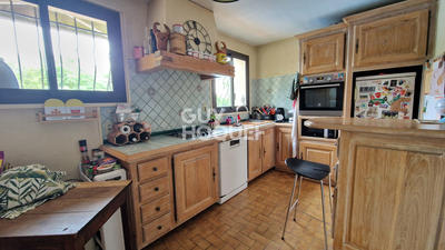 Maison - 227 m² - 9 pièces